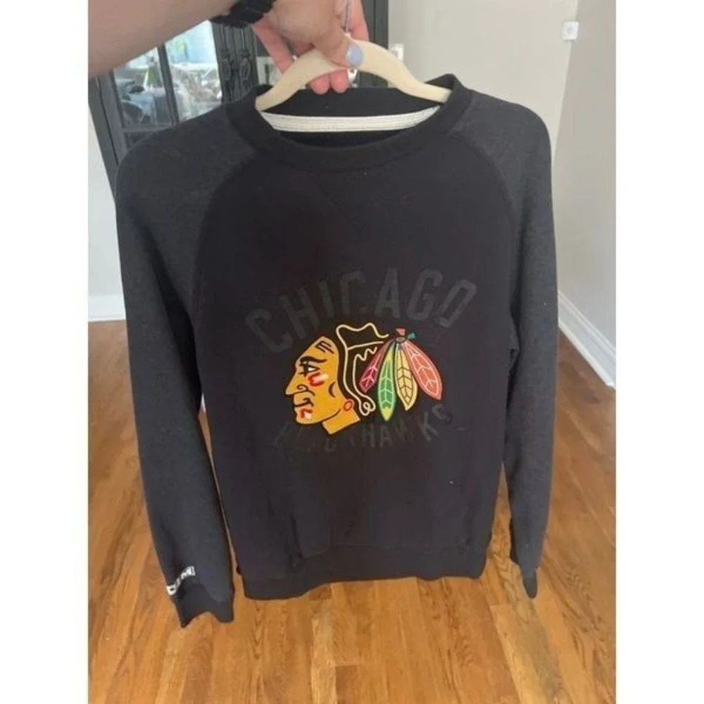 CCM Blackhawk men's small‎ sweatshirt